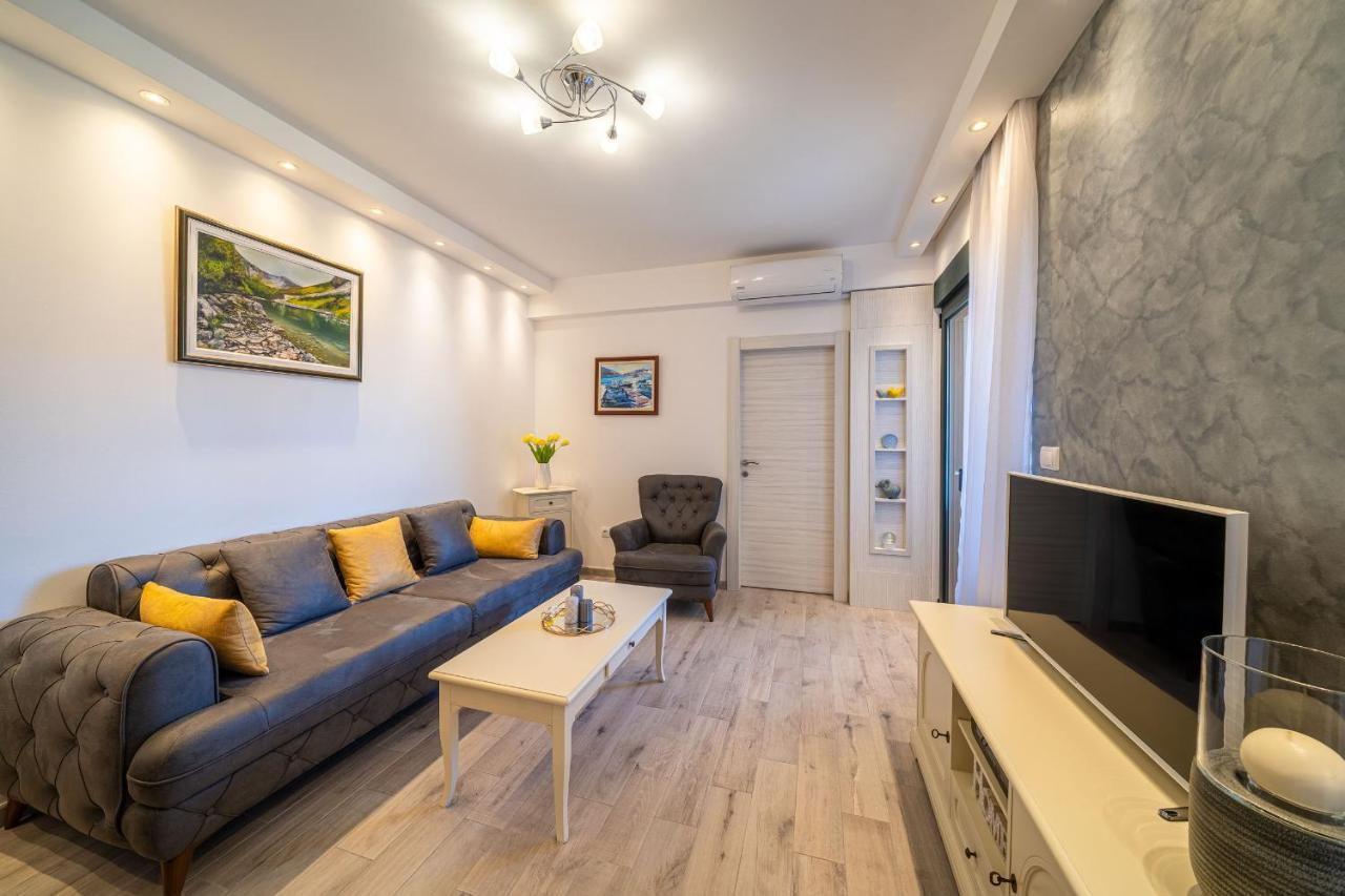 Boka View Luxury Suite - With Free Garage Parking Kotor Exterior photo