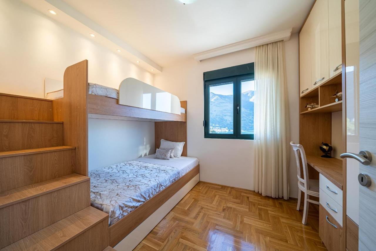 Boka View Luxury Suite - With Free Garage Parking Kotor Exterior photo
